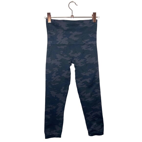 Spanx Look at Me Now Seamless Cropped Leggings Size Small Black Camo - Picture 4 of 6